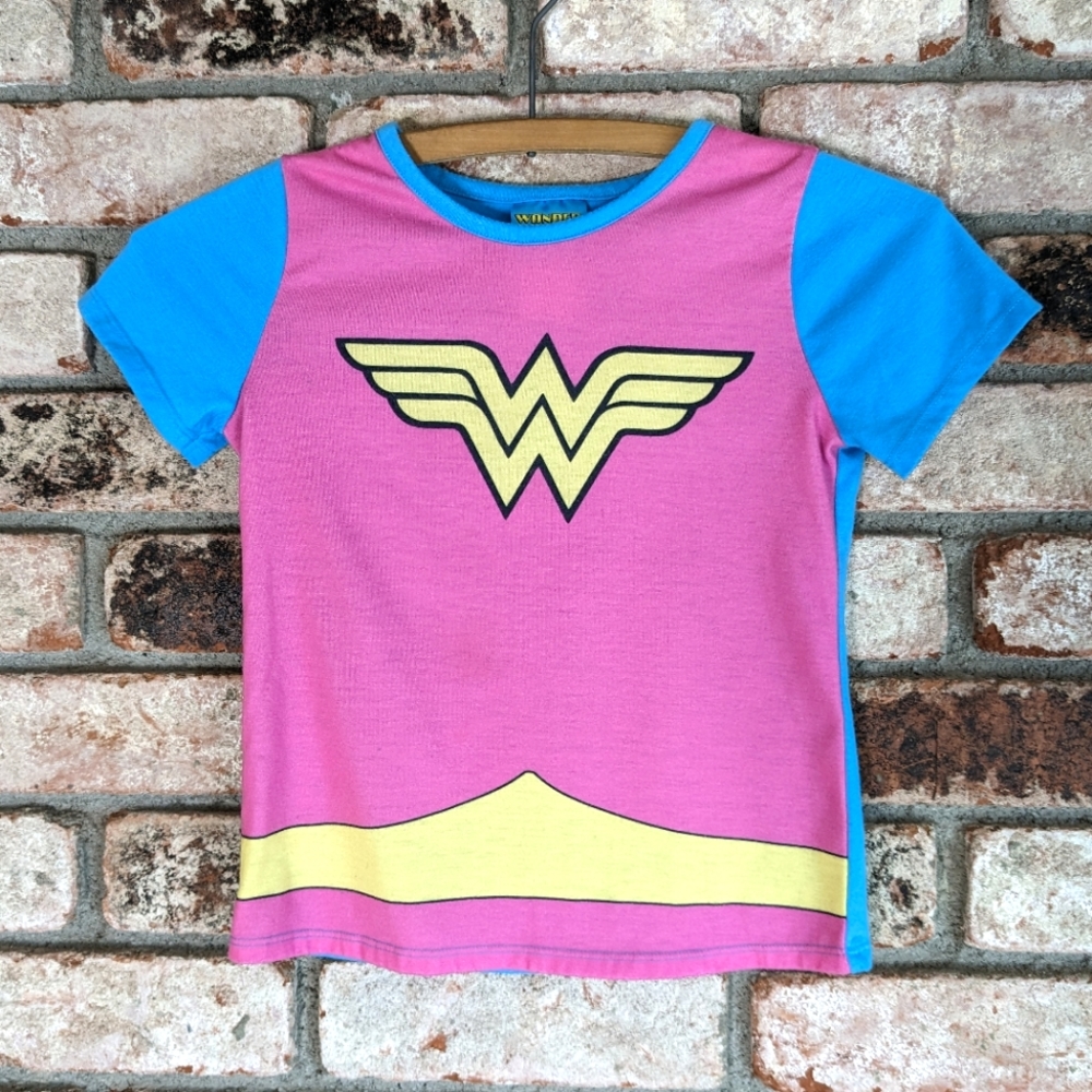 🦸‍♀️Wonder Woman Blue & Pink Graphic T-Shirt Youth Size 6 Small